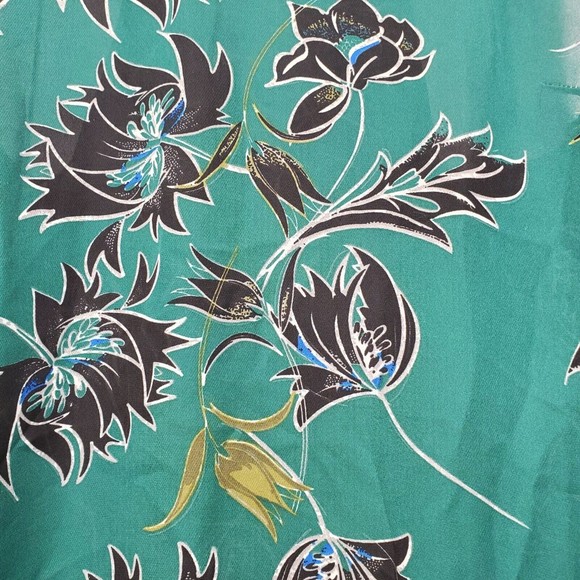 CAbi Zoe Falling Flowers Tank Top Womens Size XS  Green Sleeveless Ruffle Hem - Picture 3 of 8